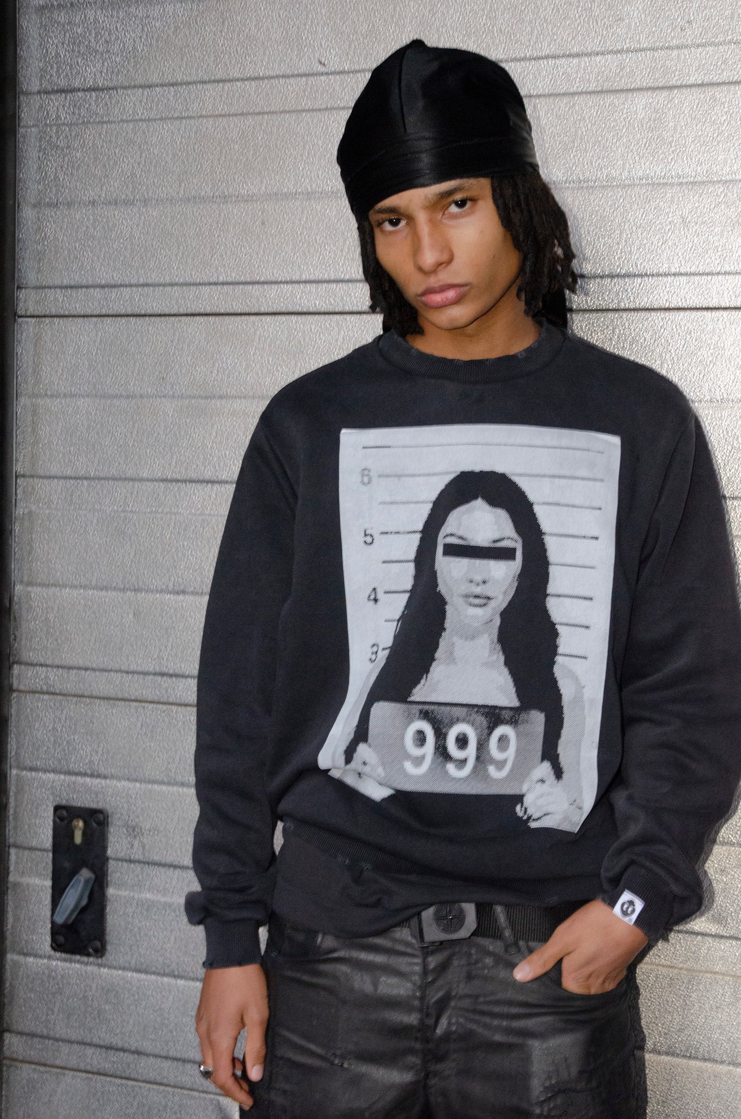 Mugshot Crewneck