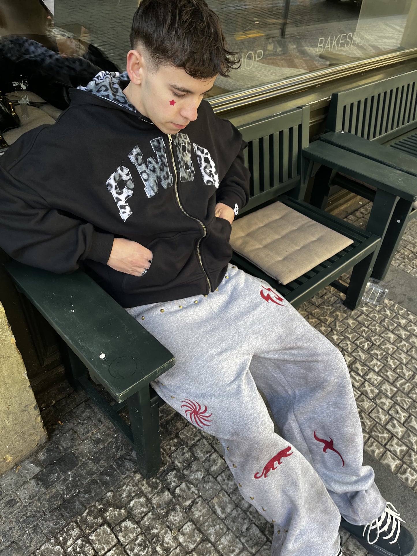 icon sweatpants